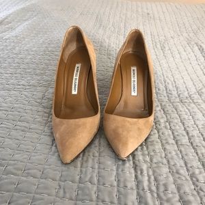 Manolo Blahnik 3” suede pumps